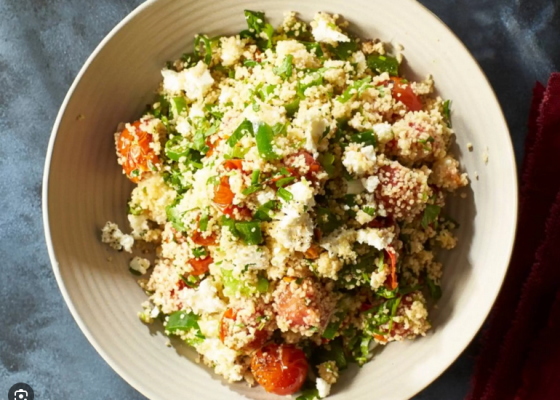 Snelle couscous salade met paprika en feta