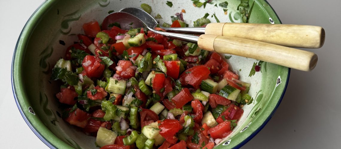 Tomaten-komkommersalade uit Toscane