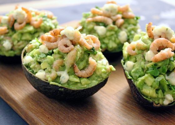 Hollandse garnalencocktail in avocado